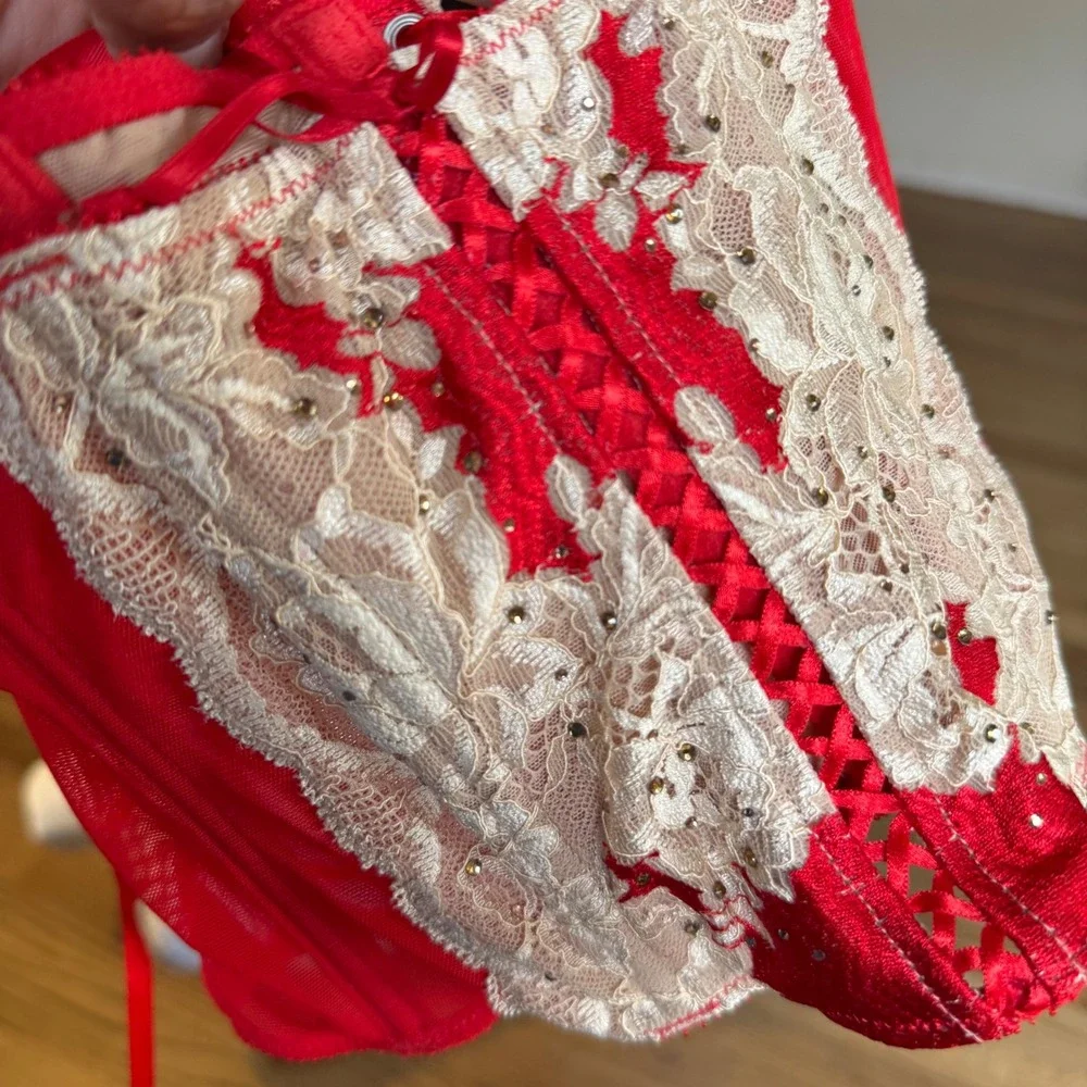 Victorias Secret Very‎ Sexy Red Lace Rhinestone Waist Cincher Corset Belt XS/S